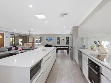 Stunning Family Home in Empire Bay
