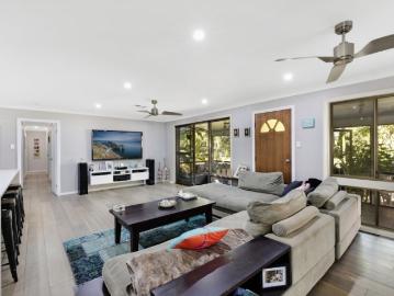 Stunning Family Home in Empire Bay