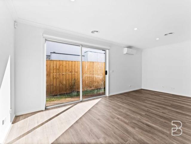 Stunning Family Home in Fraser Rise Applications Welcome Prior To Viewing