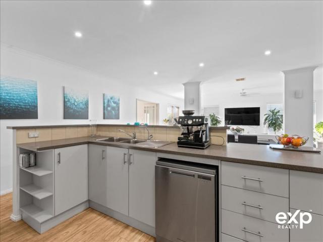 Stunning Family Home in Ravenswood Waters Estate – Perfect Lifestyle and Location!