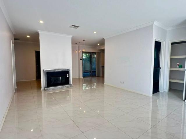Stunning Family home. Only Few Minutes drive to Murdoch University and Fiona Stanley Hospital