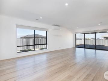 STUNNING FAMILY HOME, READY TO MOVE IN NOW