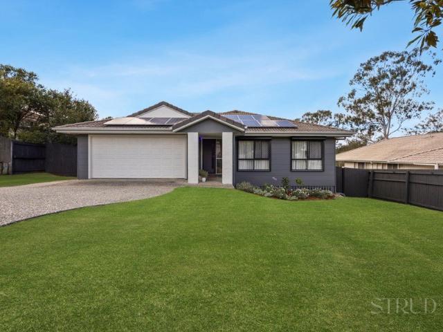 STUNNING FAMILY LIVING | DON'T MISS THIS!