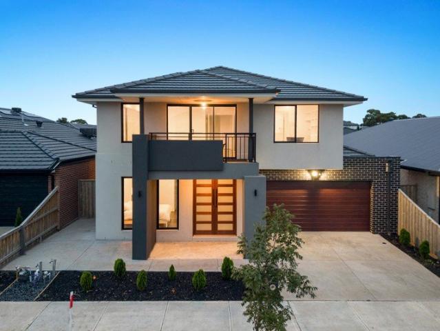 Stunning Family Living with Two Luxurious Master Bedrooms