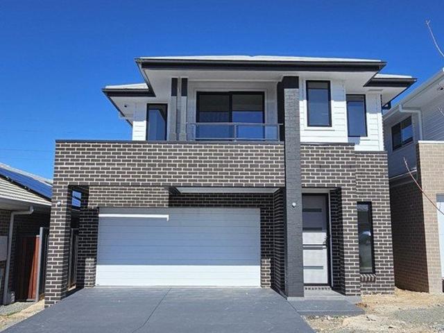 Stunning Family Sanctuary in Oran Park