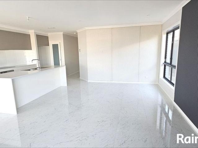 Stunning Family Sanctuary in Oran Park