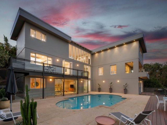 Stunning family refinement with magnificent views