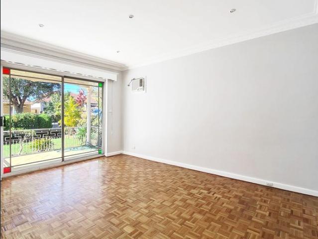 Stunning Family Residence with a Luxurious Lifestyle 4 bedrooms for short term lease