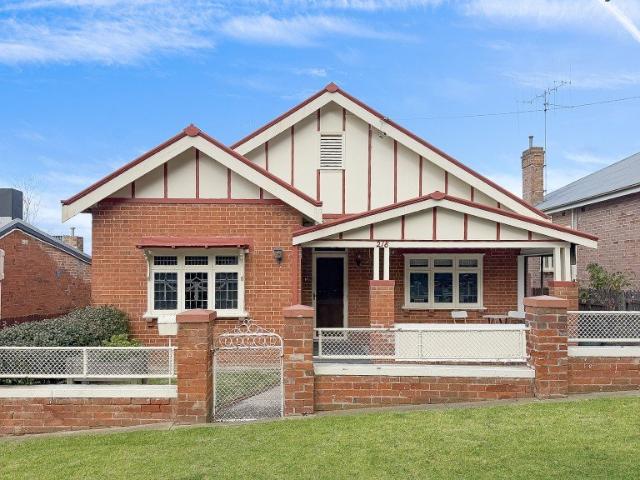 Stunning Federation Home Bathurst CBD