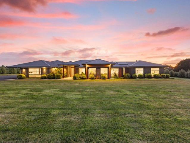 Stunning Five Bedroom Home on 25 Acres