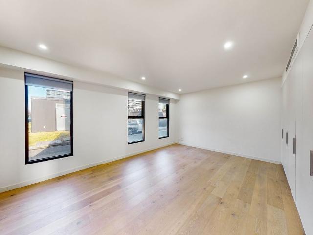 Stunning Four Bed Townhouse Near The Bay