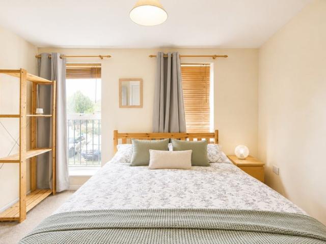 Stunning four bedroom furnished house in Horfield