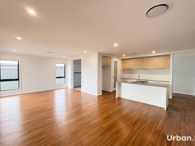Stunning Four Bedroom Home in Lochinvar!