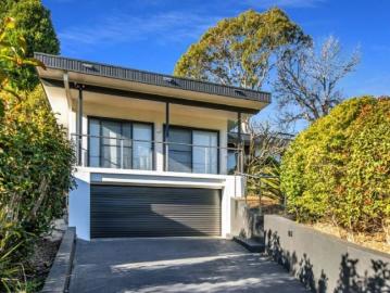 Stunning four bedroom with a pool side alfresco area