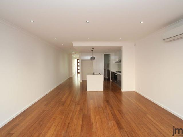 STUNNING FOUR BEDROOM TOWNHOUSE