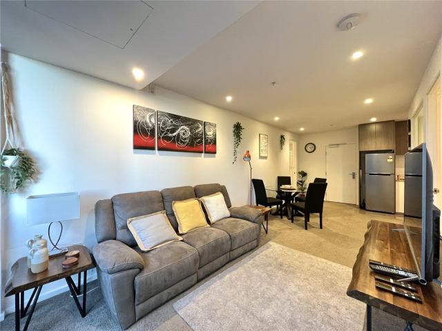 Stunning Fully Furnished 2 Bedroom Apartment in the heart of Southbank!