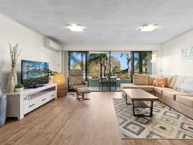 Stunning FULLY FURNISHED apartment in Mooloolaba!