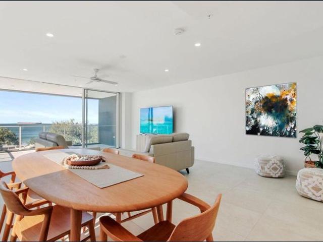Stunning Fully Furnished Apartment Short Term Lease