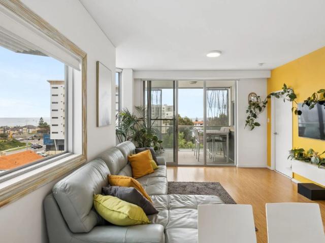 Stunning Fully Furnished Apartment with Sweeping Ocean Views