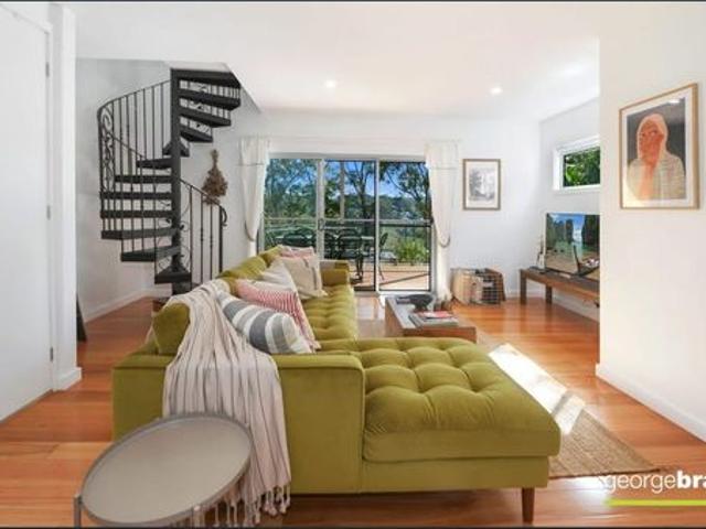 Stunning Fully Furnished Beachside Home