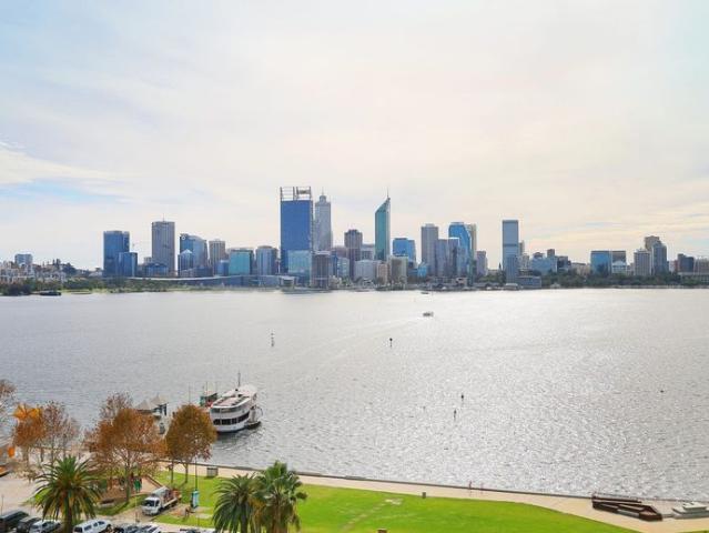 STUNNING FULLY FURNISHED & EQUIPPED APARTMENT