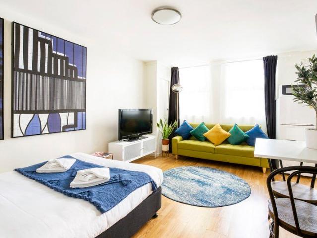 Stunning Fully Furnished Studio