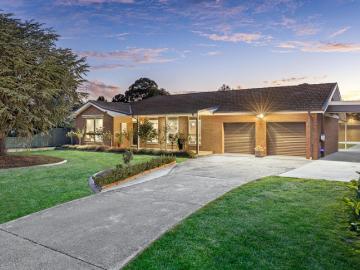Stunning Fully Renovated Family Home on Expansive Allotment