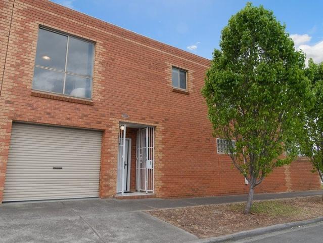 Stunning Fully Renovated Townhouse