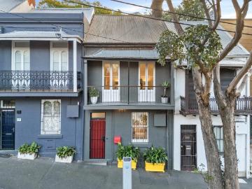 STUNNING FULLY RENOVATED TERRACE IN THE HEART OF DARLINGHURST WITH SCOPE TO ADD VALUE