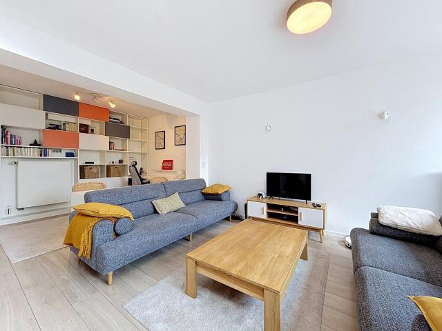 Stunning furnished 3BRhouse with garden and separate office