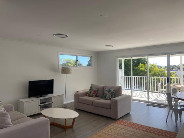 Stunning Furnished 4 Bedroom 3 Bathroom Property Secure Garage