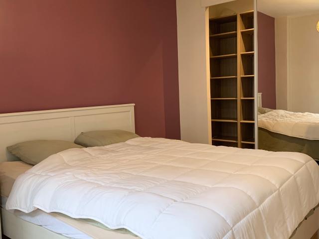 Stunning furnished 4 room apartment — 77 m² 829 sq ft near La Défense and commodities