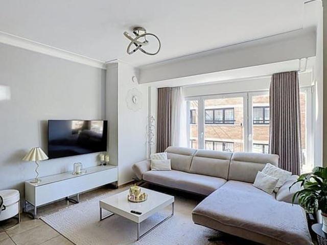 Stunning furnished apartment of character – 2 bedrooms, 2 te
