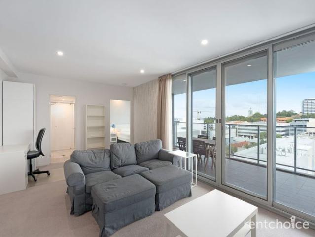 Stunning furnished apartment with endless amenities!