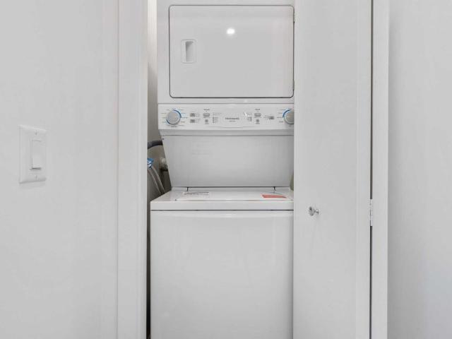Stunning Furnished Spland Townhome