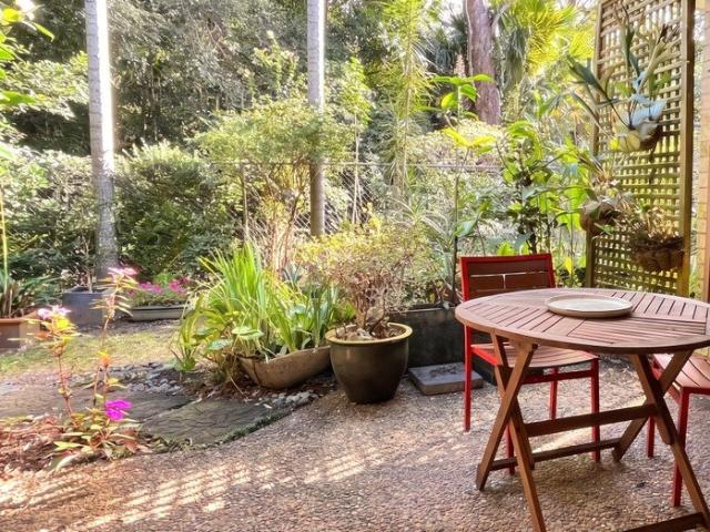 Stunning Garden Apartment