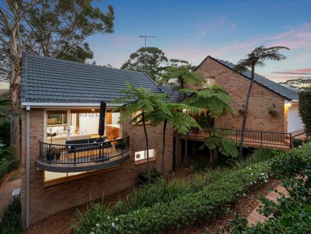 STUNNING GARDEN OASIS OF PERFECT PRIVACY AND SERENITY