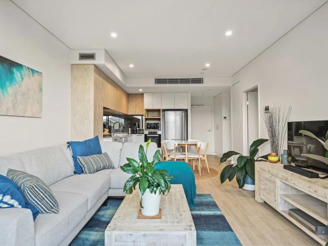 Stunning ground floor apartment AQUA Building