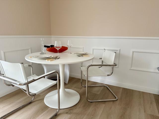 Stunning Ground Floor Apartment Fully Equipped with Kitchen and Garden