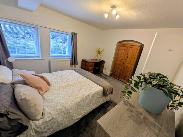Stunning ground floor apartment, gorgeous gardens