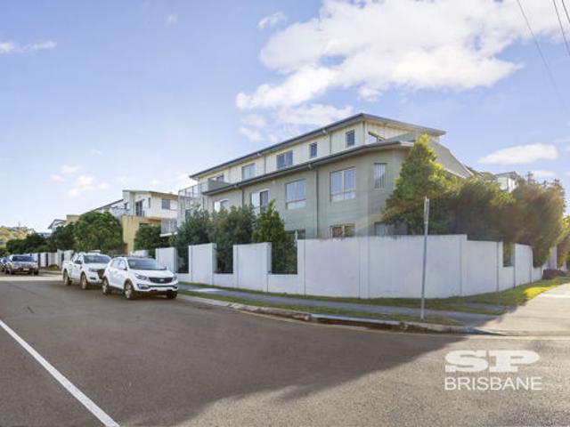 Stunning ground floor unit with an expansive courtyard, perfect for your next investment!