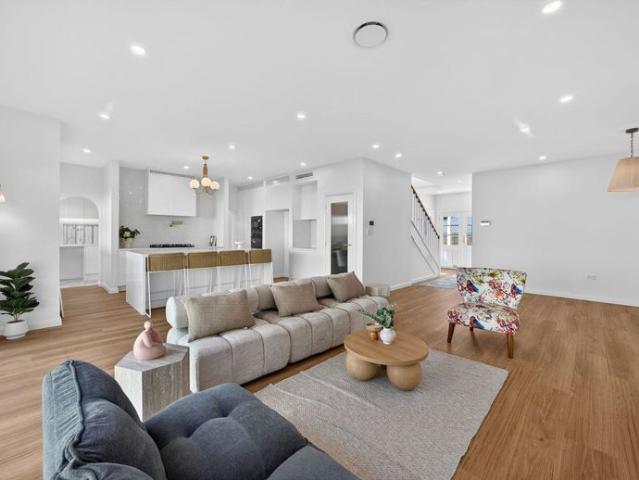 Stunning Hamptons Inspired Family Home in Peaceful Menangle Setting