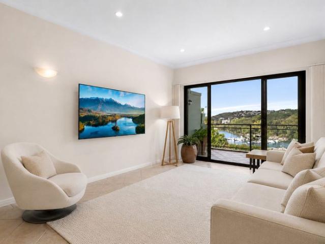 Stunning Harbour View Townhome with Pool & Rooftop Terrace 4 Month Lease Term Available