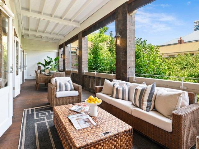STUNNING HERITAGE CONVERSION LIVING