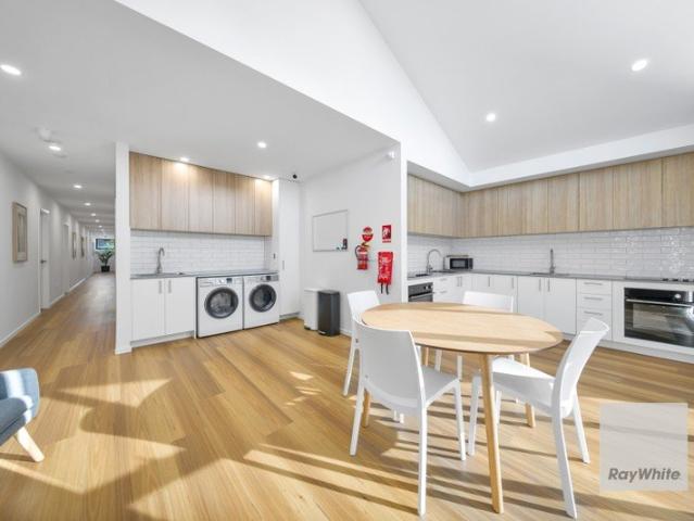 STUNNING HI SPEC STUDIO | ALL BILLS INCLUDED |Melton South's Premier Boutique Living Experience