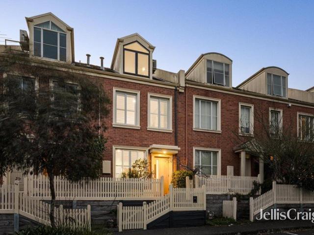 Stunning high end space & sophistication on the park