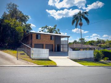 Stunning Highset with Views and Expansive Spaces