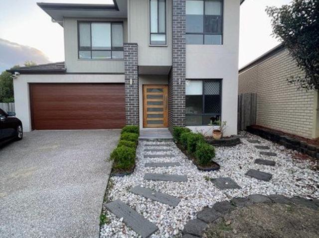 Stunning Home! Multiple Living Areas, 4 Bedrooms, Study, Solar, Close To Westfield!