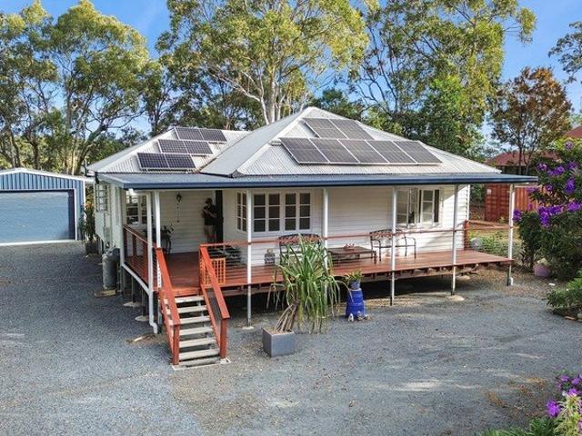 Stunning Home on 1682 m2 of Paradise $869,950