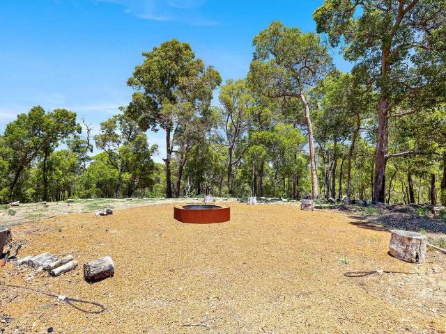 Stunning home on 5 acres with 200 metre square 3 phase workshop